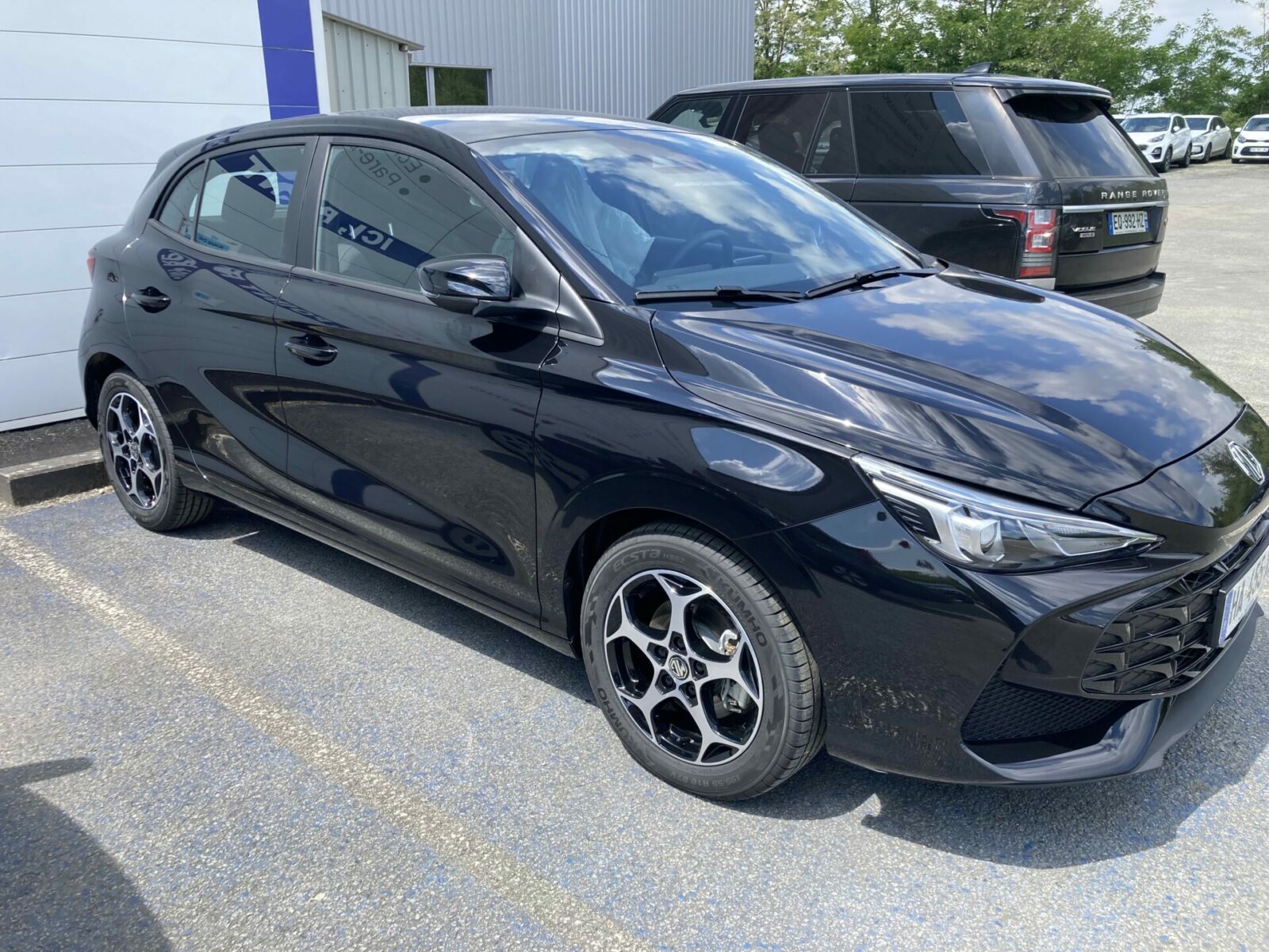 Bourny Automobiles Concessionnaire Auto A Laval IMG 6400 2