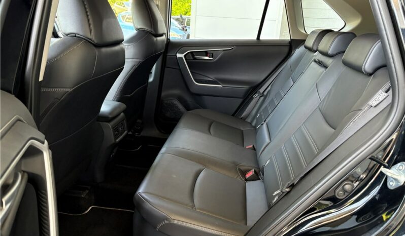 
								Toyota RAV4 full									