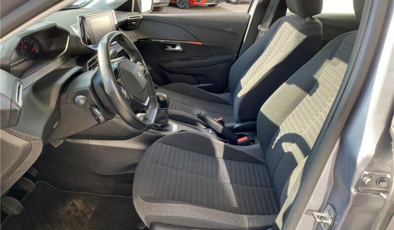 
								Peugeot 208 full									