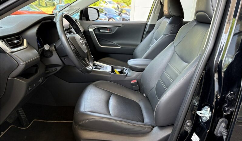 
								Toyota RAV4 full									