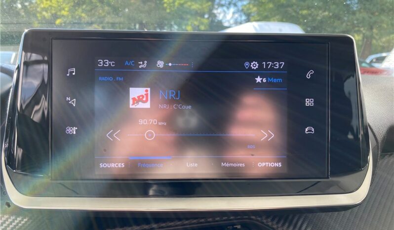 
								Peugeot 208 full									