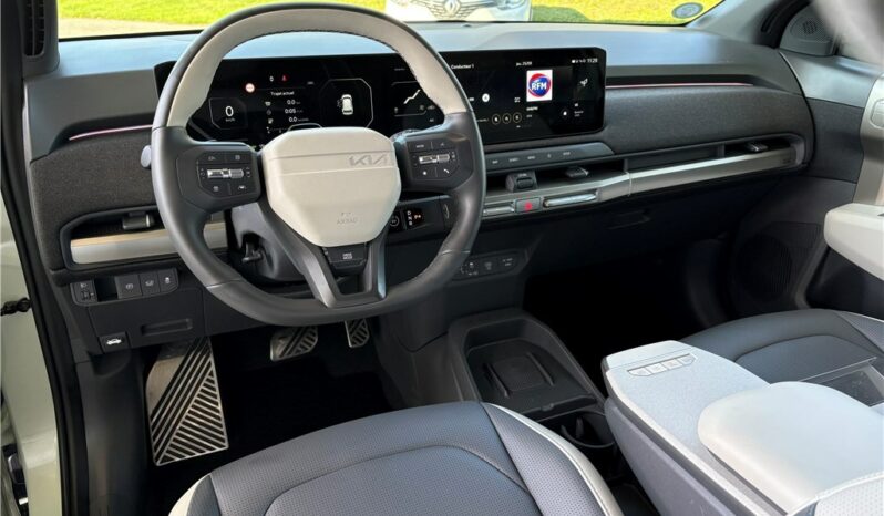 
								Kia EV3 full									