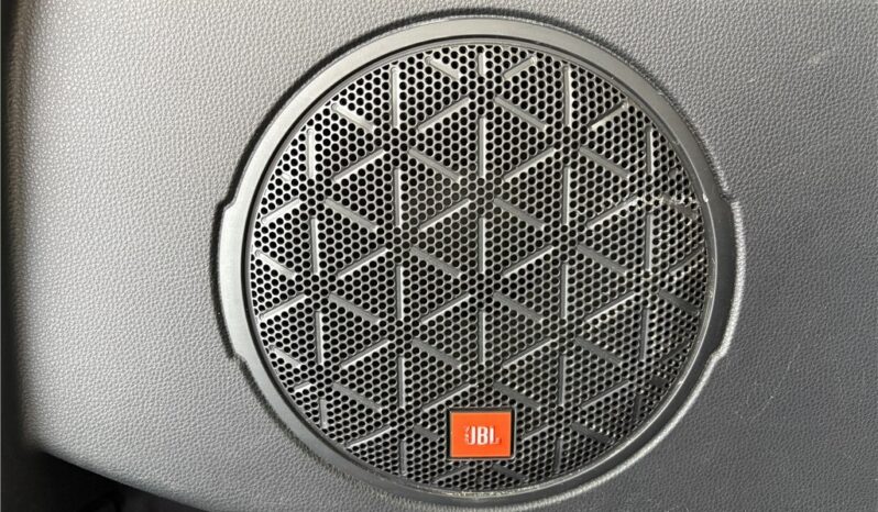 
								Toyota RAV4 full									