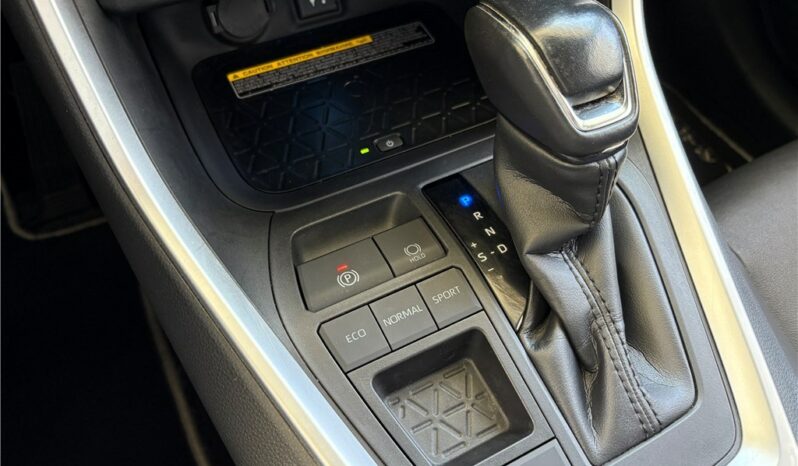 
								Toyota RAV4 full									