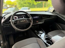 
										Kia Niro full									