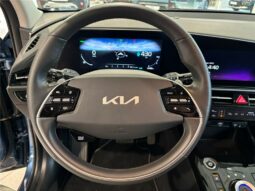 
										Kia Niro full									