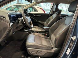 
										Kia Niro full									