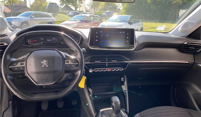 
								Peugeot 208 full									