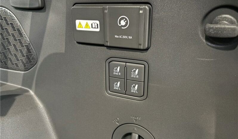 
								Kia EV9 full									
