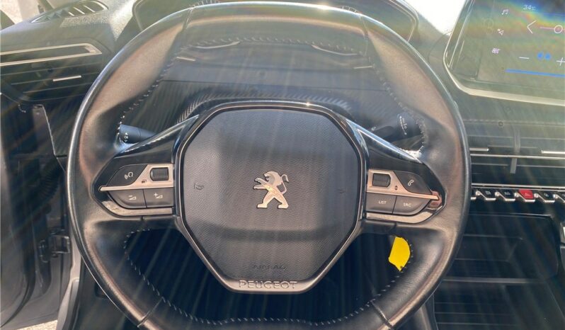 
								Peugeot 208 full									