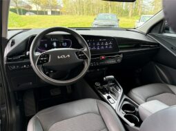 
										Kia Niro full									