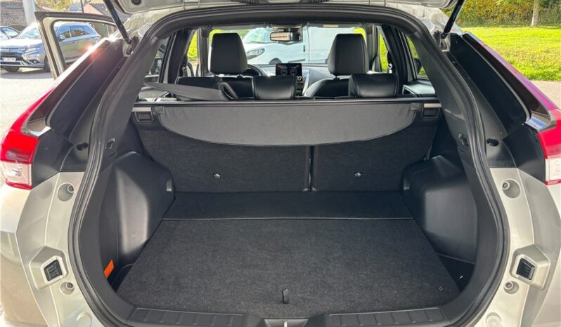 
								Mitsubishi Eclipse Cross full									