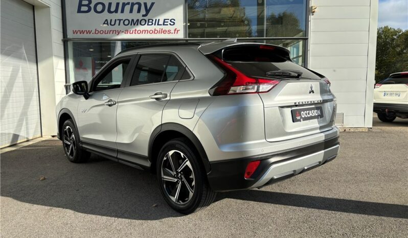 
								Mitsubishi Eclipse Cross full									