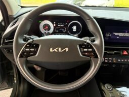 
										Kia Niro full									