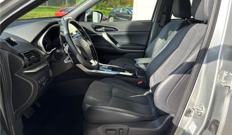 
								Mitsubishi Eclipse Cross full									