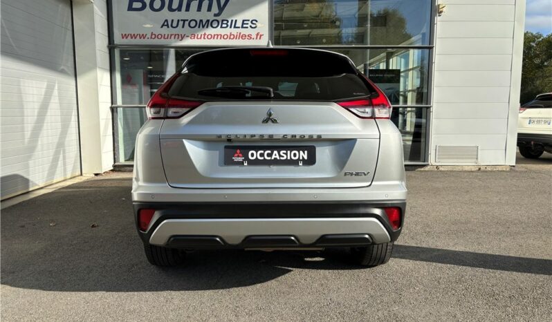 
								Mitsubishi Eclipse Cross full									