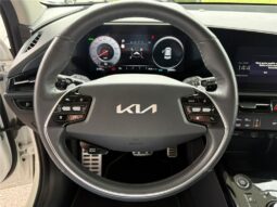 
										Kia Niro full									