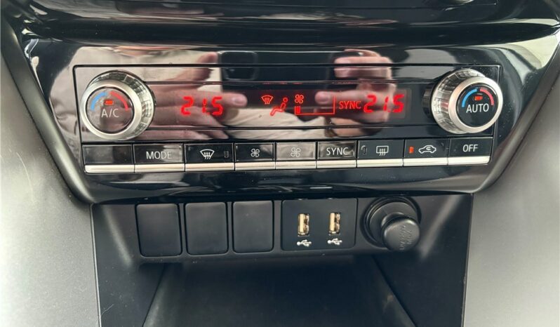 
								Mitsubishi Eclipse Cross full									