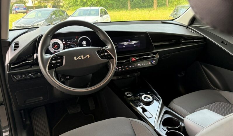
								Kia Niro full									