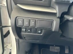 
										Mitsubishi Eclipse Cross full									