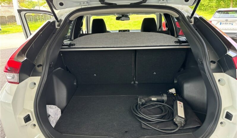 
								Mitsubishi Eclipse Cross full									