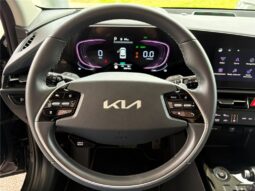 
										Kia Niro full									