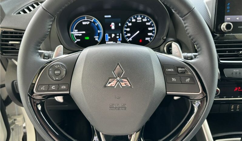 
								Mitsubishi Eclipse Cross full									