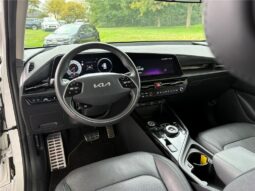 
										Kia Niro full									