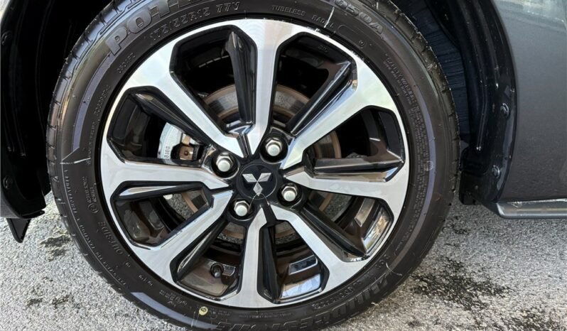 
								Mitsubishi Space Star full									