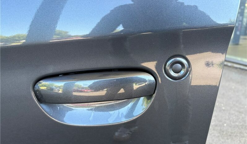 
								Mitsubishi Space Star full									