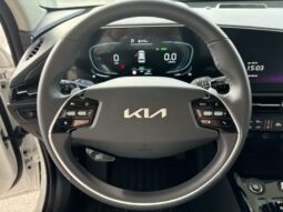 
										KIA Niro full									
