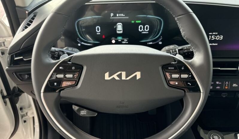 
								KIA Niro full									