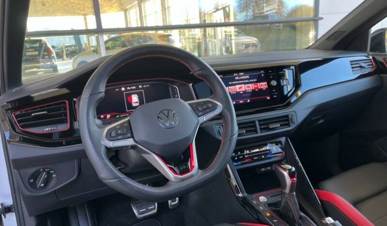 
								VOLKSWAGEN Polo full									