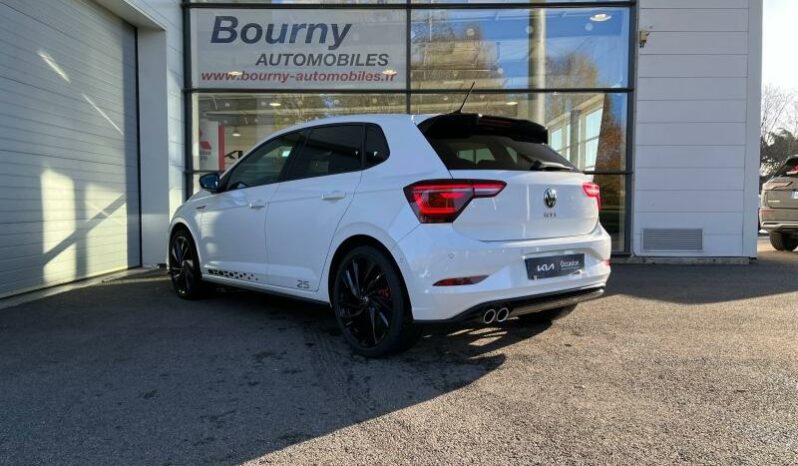 
								VOLKSWAGEN Polo full									