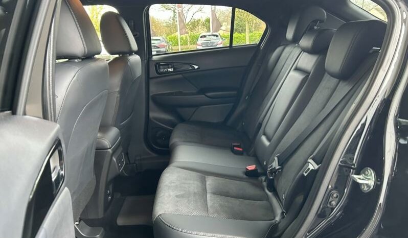 
								MITSUBISHI Eclipse Cross full									