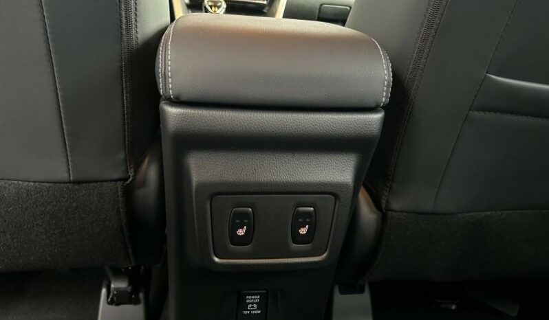 
								MITSUBISHI Eclipse Cross full									