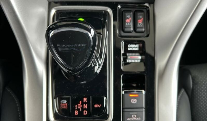 
								MITSUBISHI Eclipse Cross full									