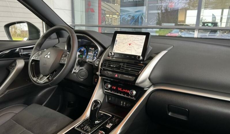 
								MITSUBISHI Eclipse Cross full									