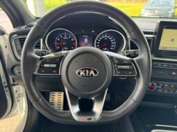 
										KIA Ceed full									