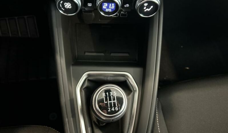 
								MITSUBISHI Colt full									