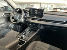 
										MITSUBISHI Outlander full									