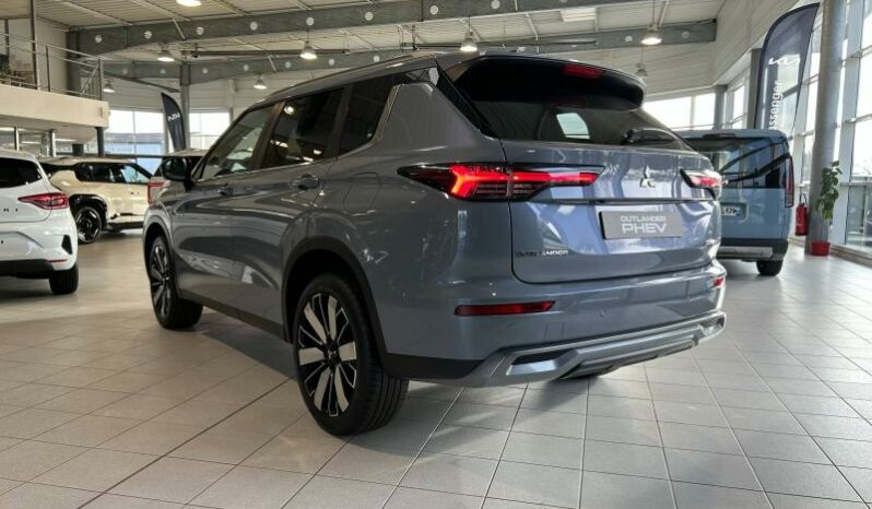 
								MITSUBISHI Outlander full									