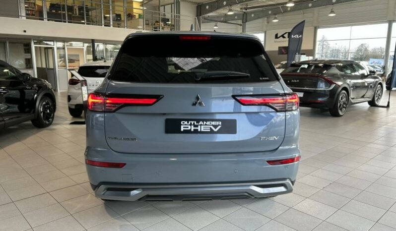 
								MITSUBISHI Outlander full									