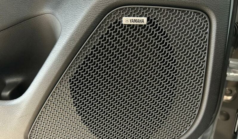 
								MITSUBISHI Outlander full									