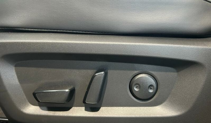 
								MITSUBISHI Outlander full									