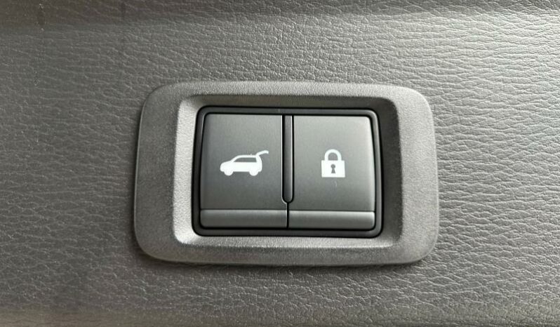 
								MITSUBISHI Outlander full									