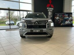 
										MITSUBISHI Outlander full									