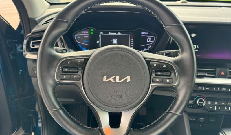 
								KIA Niro full									