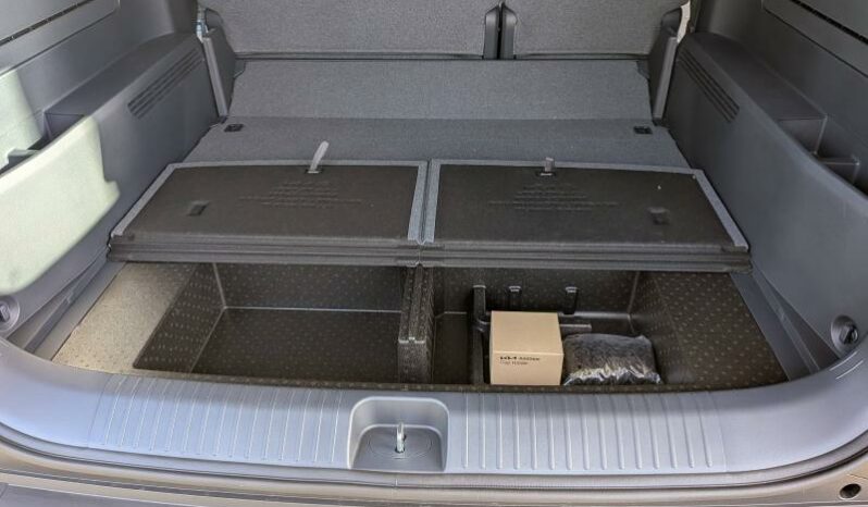 
								KIA PV5 Passenger full									