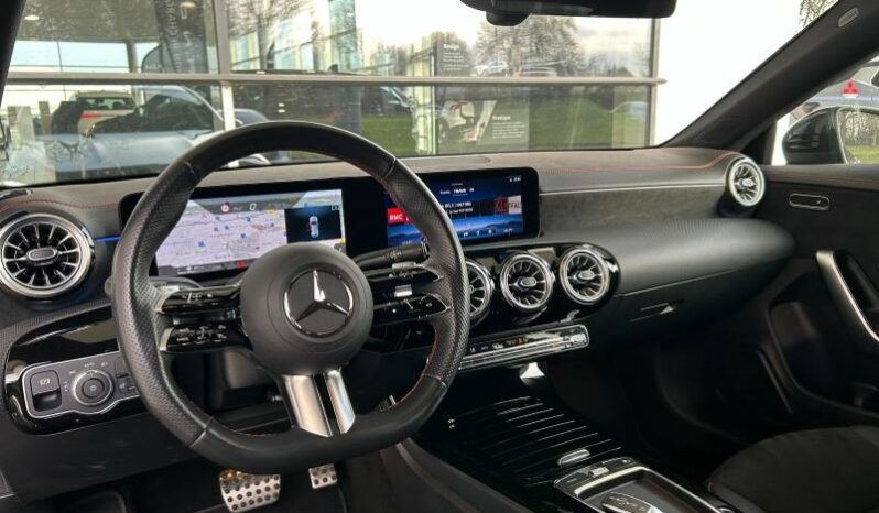 
								MERCEDES-BENZ CLA Shooting Brake full									